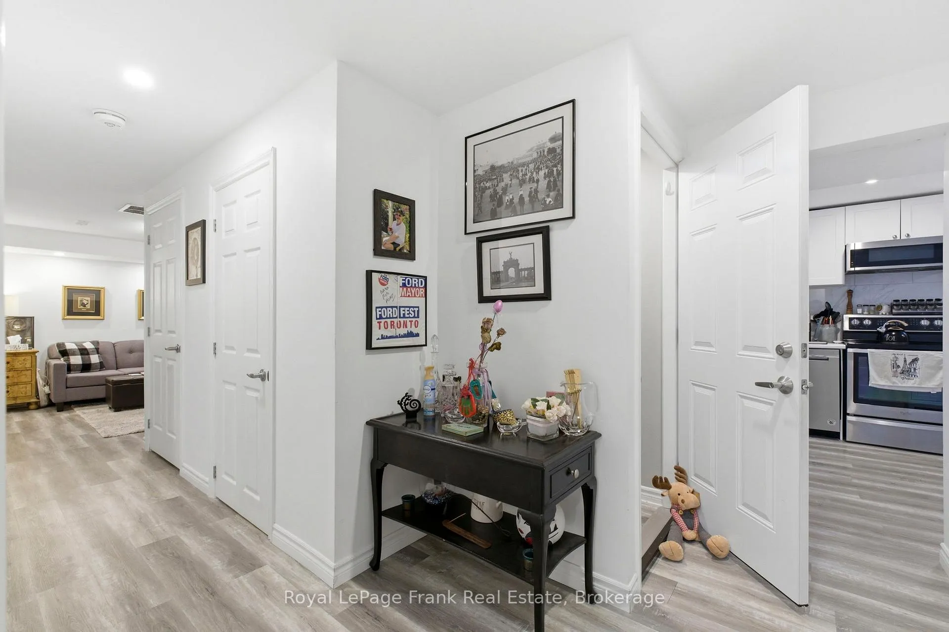 Photo 29 of 13 Fenchurch Manor, Barrie, Painswick South — HOMEH