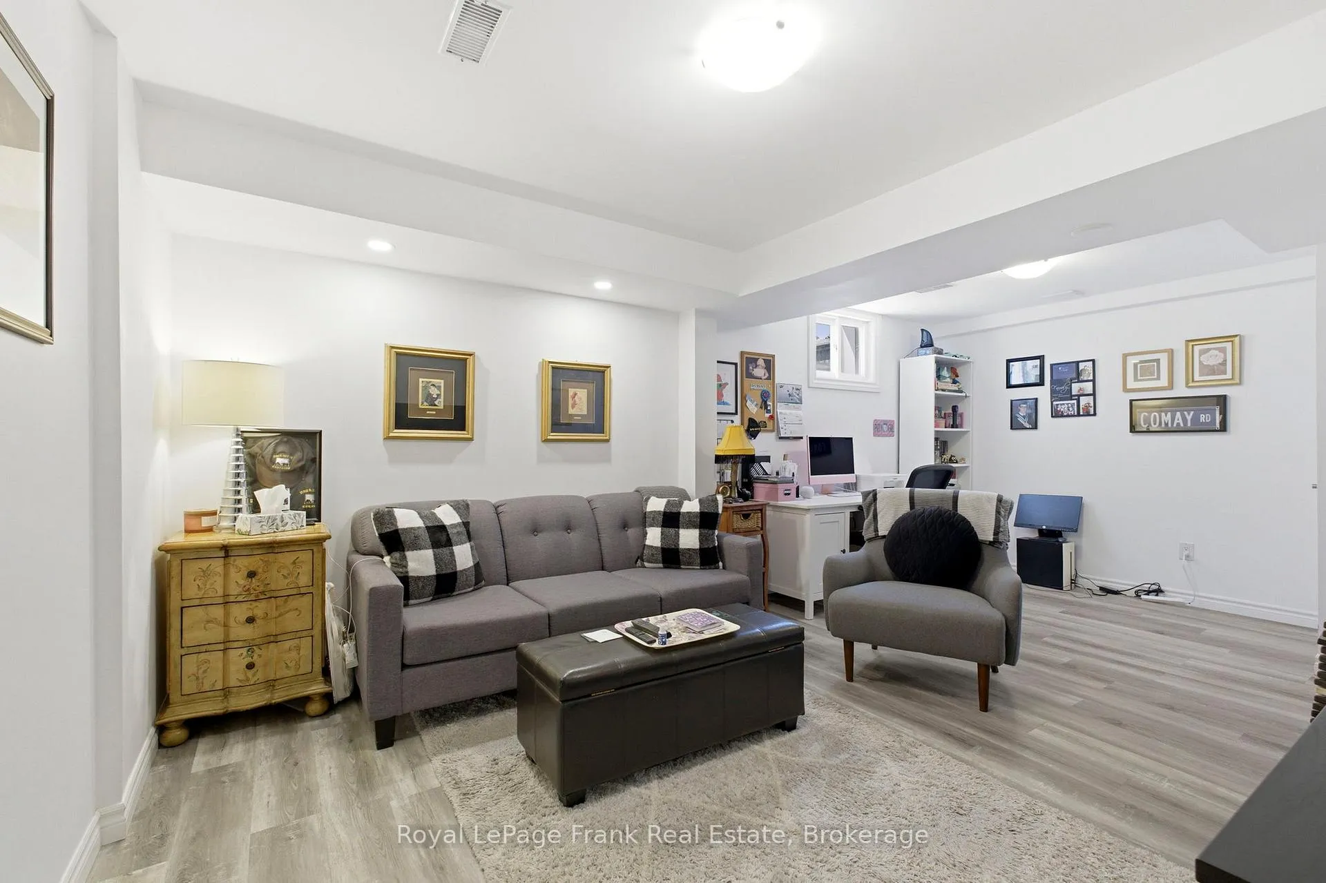 Photo 33 of 13 Fenchurch Manor, Barrie, Painswick South — HOMEH