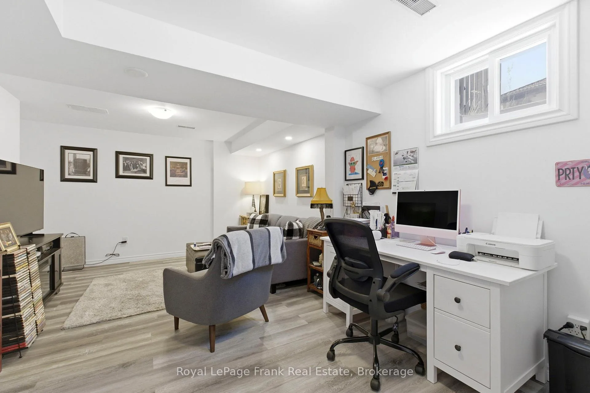 Photo 35 of 13 Fenchurch Manor, Barrie, Painswick South — HOMEH