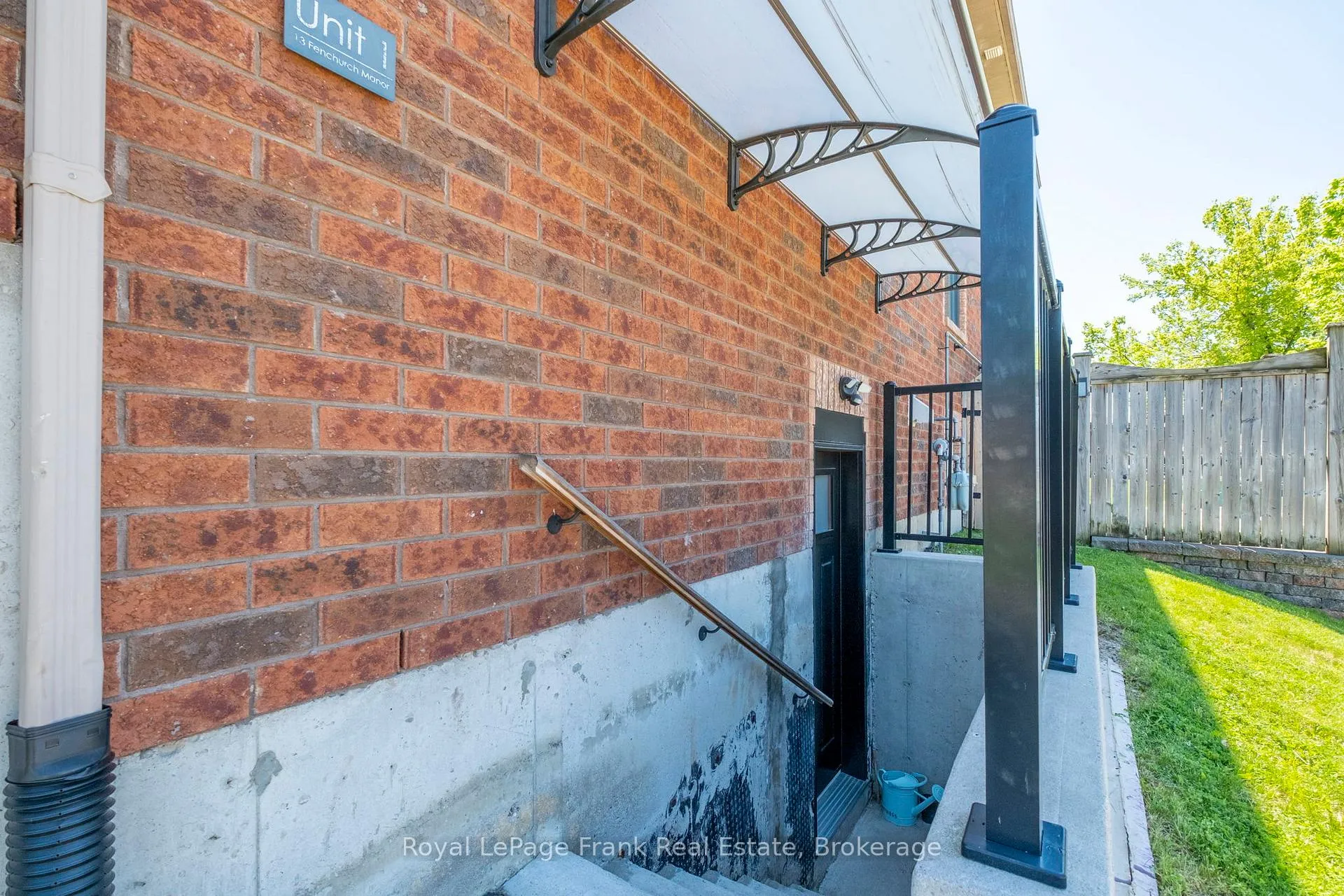 Photo 43 of 13 Fenchurch Manor, Barrie, Painswick South — HOMEH
