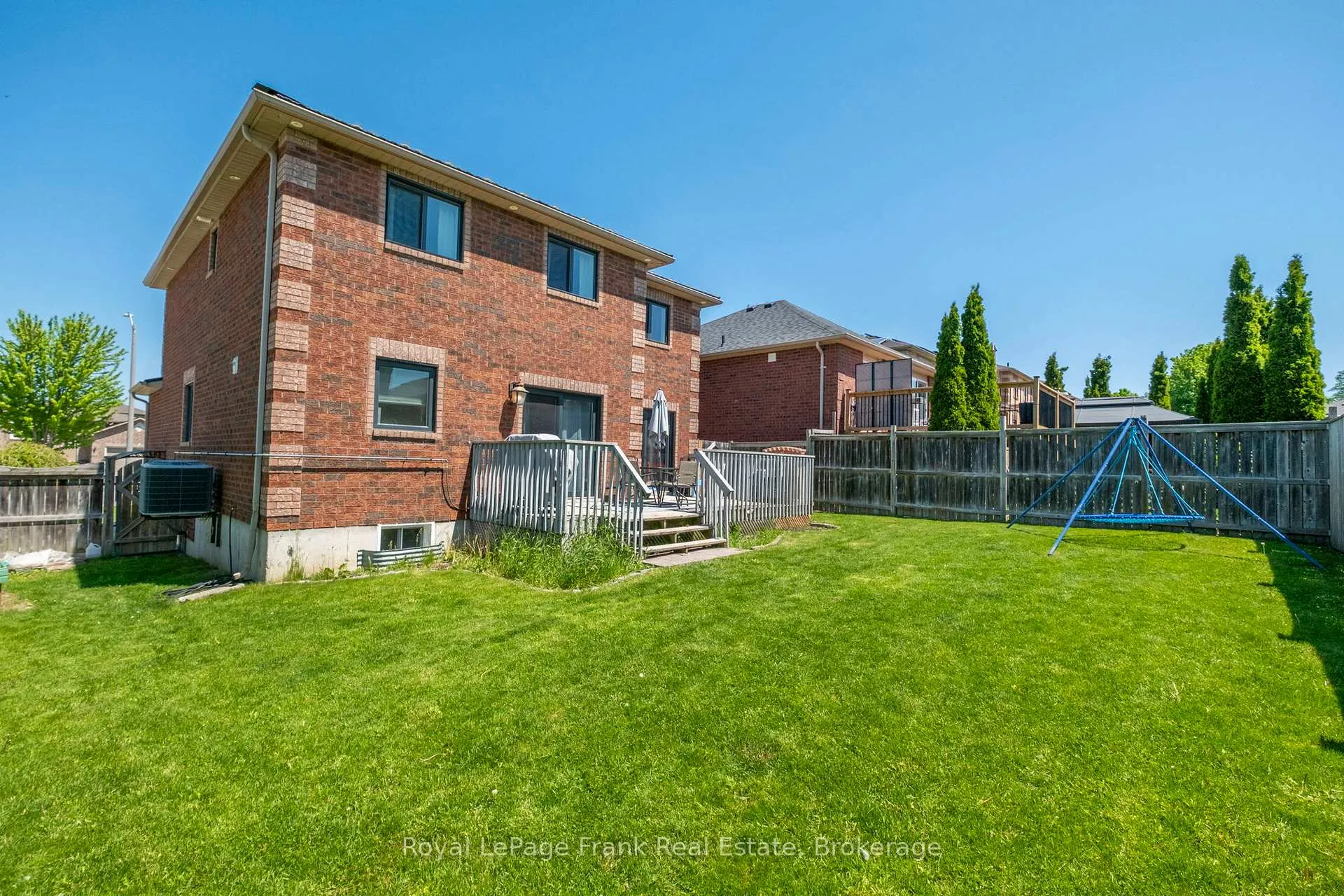 Photo 50 of 13 Fenchurch Manor, Barrie, Painswick South — HOMEH