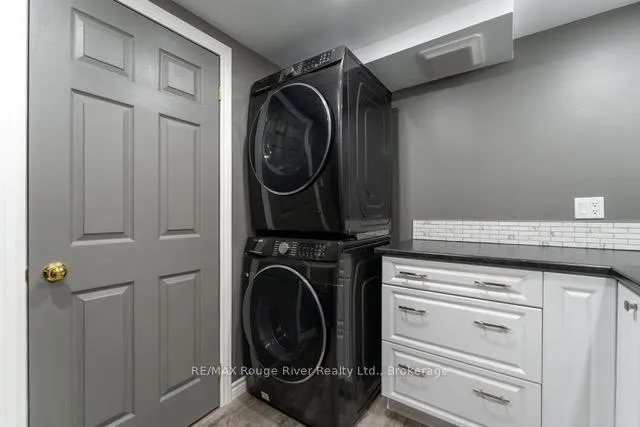 Photo 15 of 46 Orchard View Boulevard, Oshawa, Centennial — HOMEH