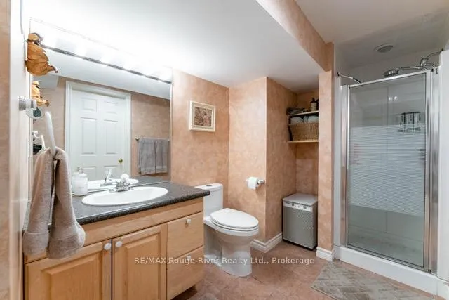 Photo 17 of 46 Orchard View Boulevard, Oshawa, Centennial — HOMEH