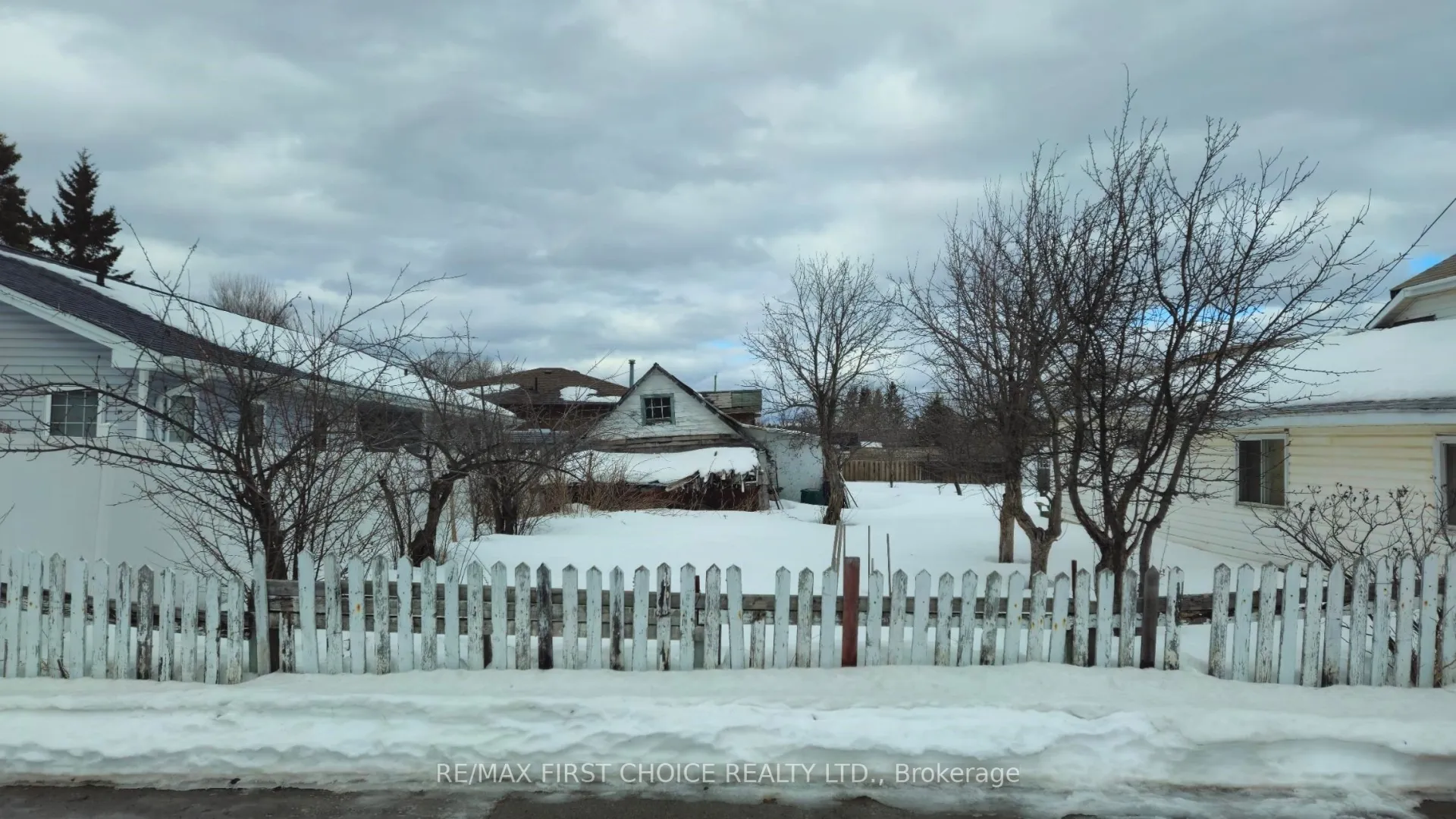 Photo 1 of 340 First Avenue, Thunder Bay, Court / Cumberland — HOMEH