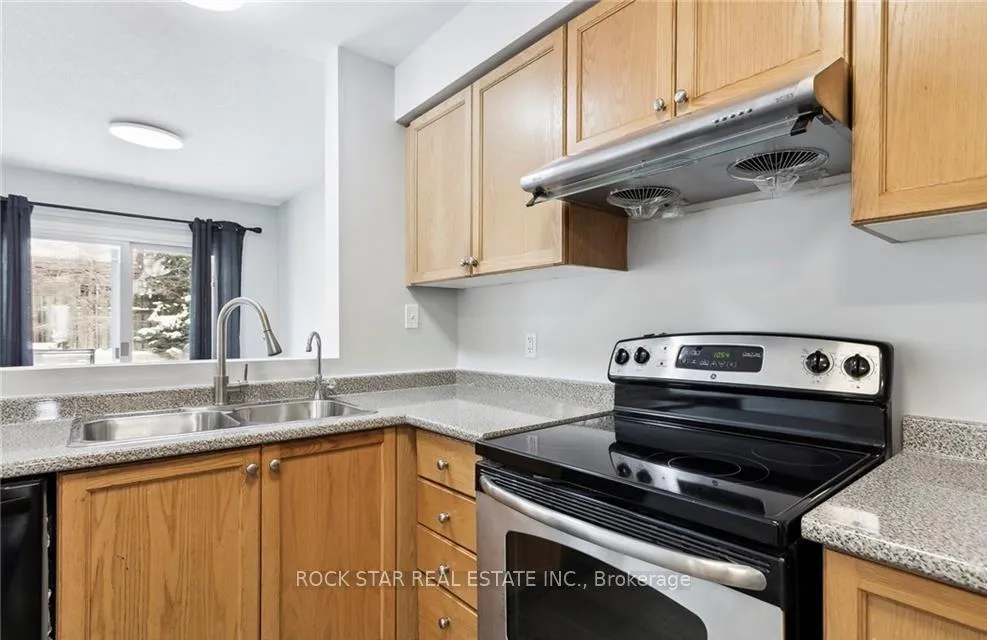 Photo 8 of 159 Henhoeffer Crescent, Kitchener, Larentian West — HOMEH