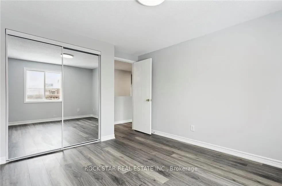 Photo 19 of 159 Henhoeffer Crescent, Kitchener, Larentian West — HOMEH