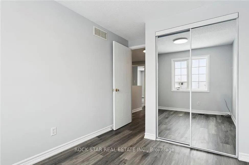 Photo 22 of 159 Henhoeffer Crescent, Kitchener, Larentian West — HOMEH