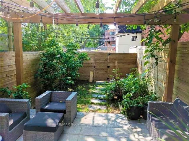 Photo 10 of 2557 Dundas Street W, Toronto, Junction Area — HOMEH