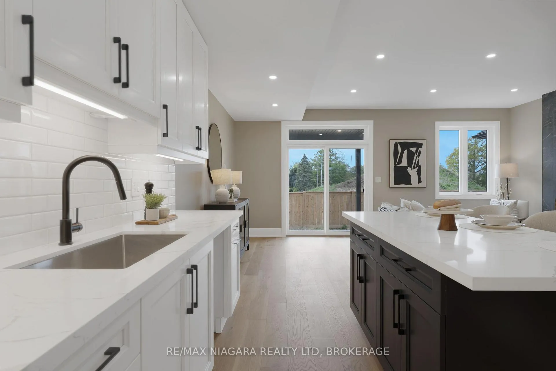 Photo 7 of 6204 Curlin Crescent, Niagara Falls, Forestview — HOMEH
