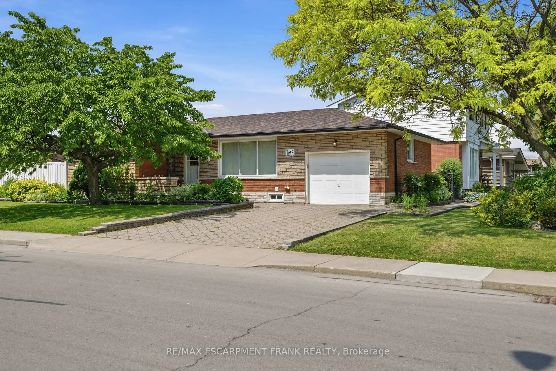 Photo 1 of 2 Deerborn Drive, Hamilton, Thorner — HOMEH