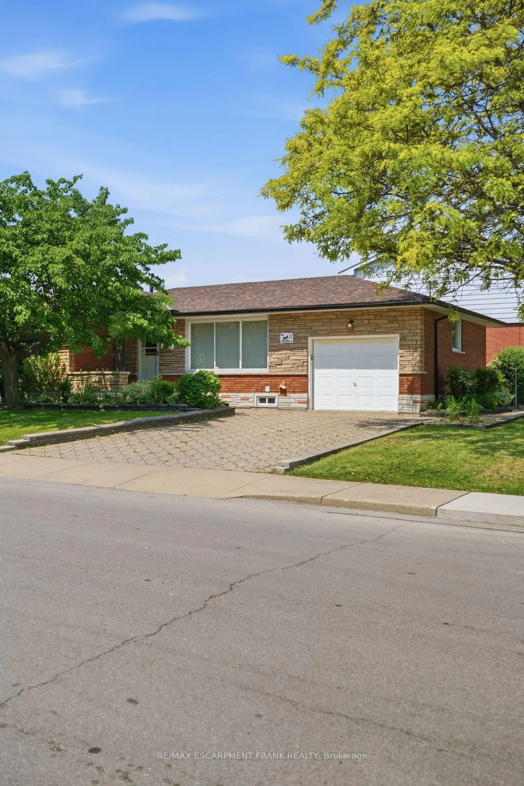 Photo 2 of 2 Deerborn Drive, Hamilton, Thorner — HOMEH