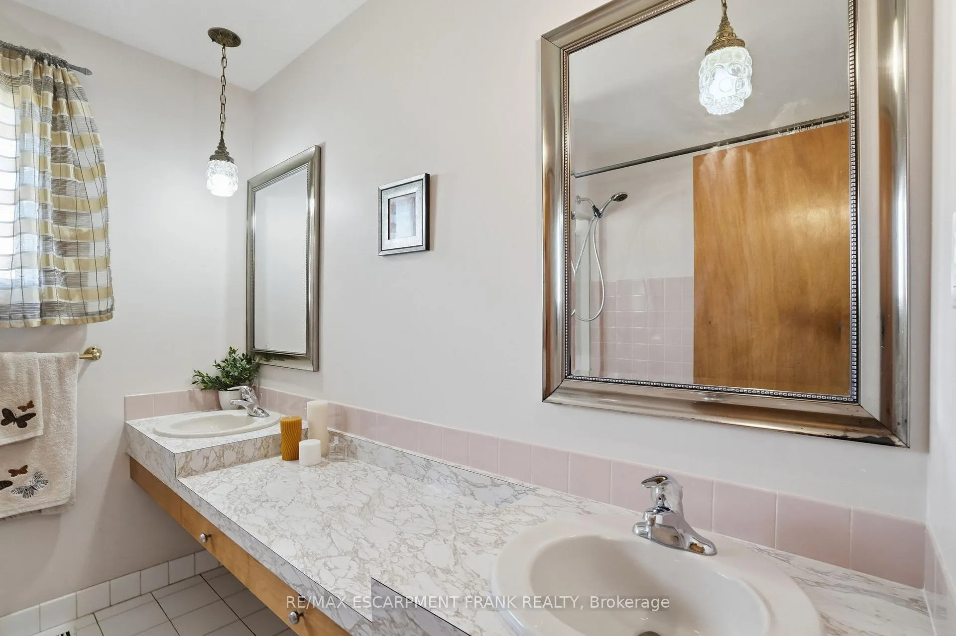 Photo 17 of 2 Deerborn Drive, Hamilton, Thorner — HOMEH