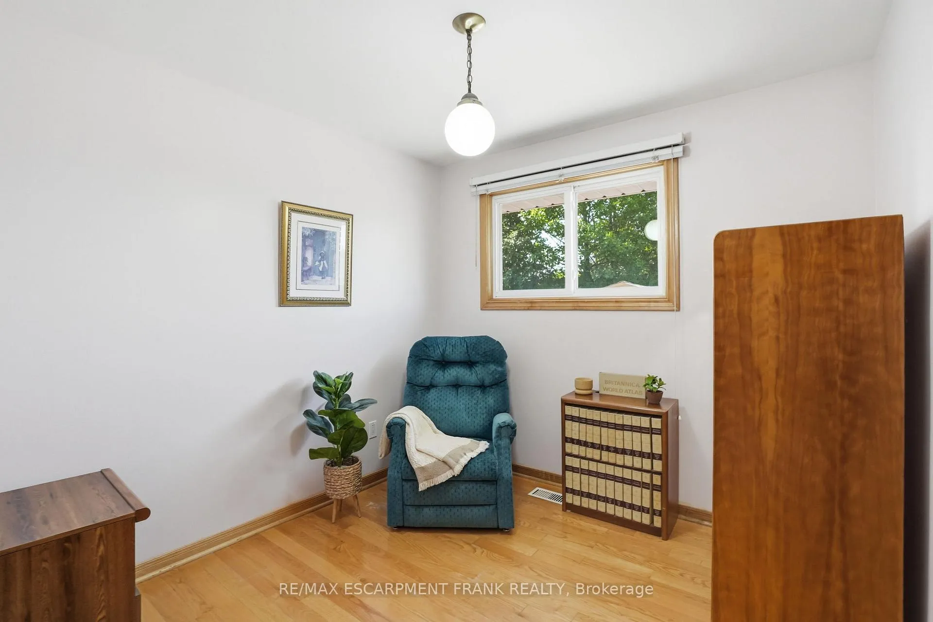 Photo 23 of 2 Deerborn Drive, Hamilton, Thorner — HOMEH