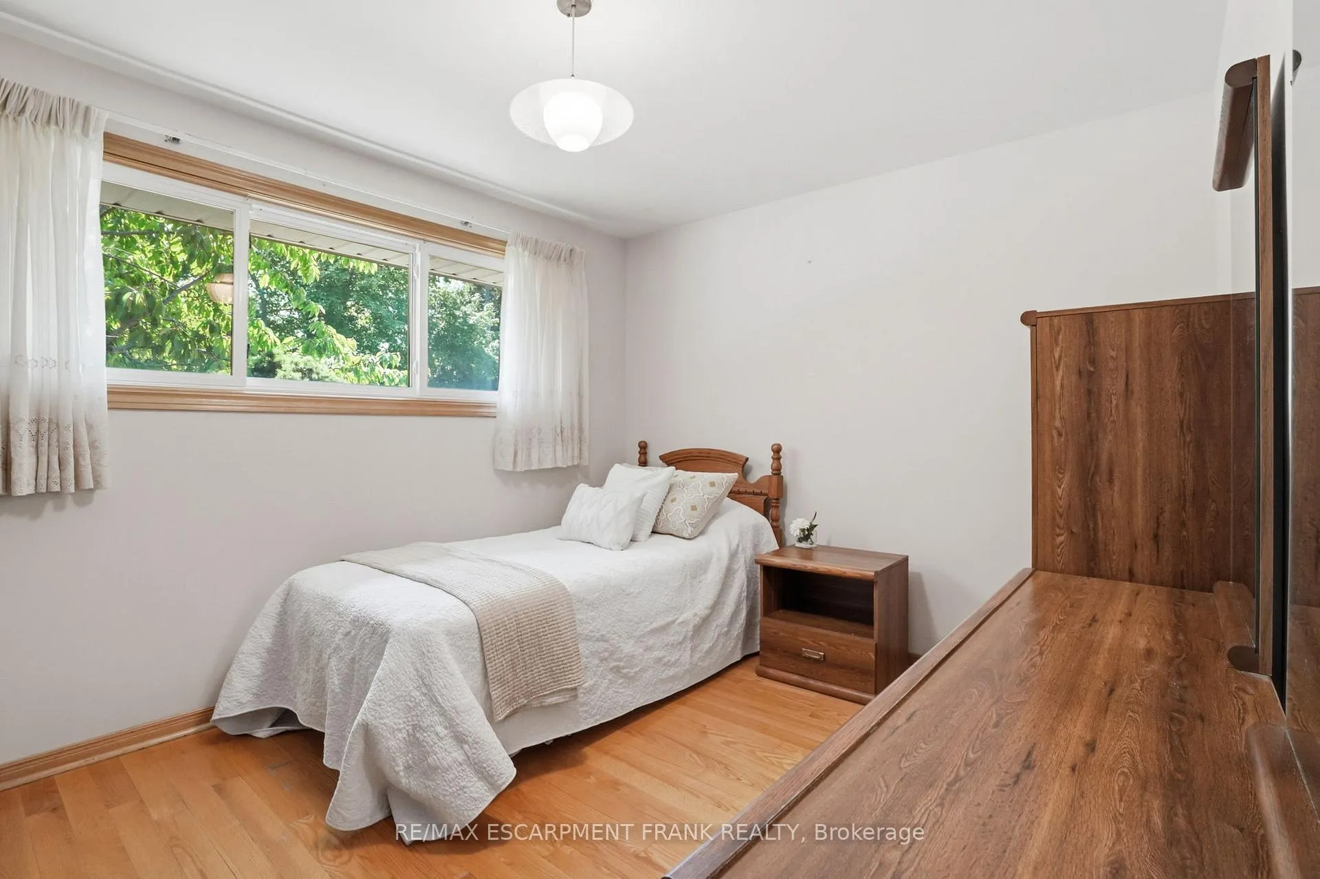 Photo 26 of 2 Deerborn Drive, Hamilton, Thorner — HOMEH