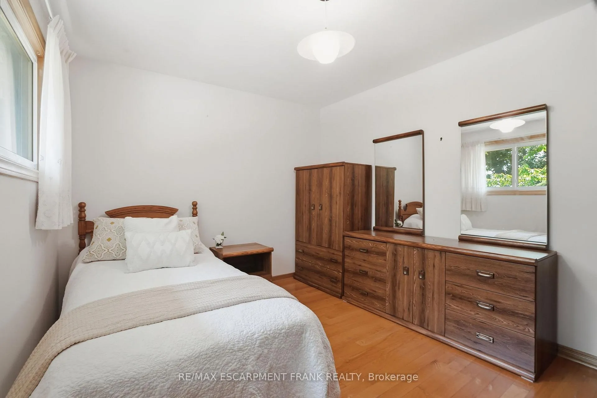 Photo 27 of 2 Deerborn Drive, Hamilton, Thorner — HOMEH