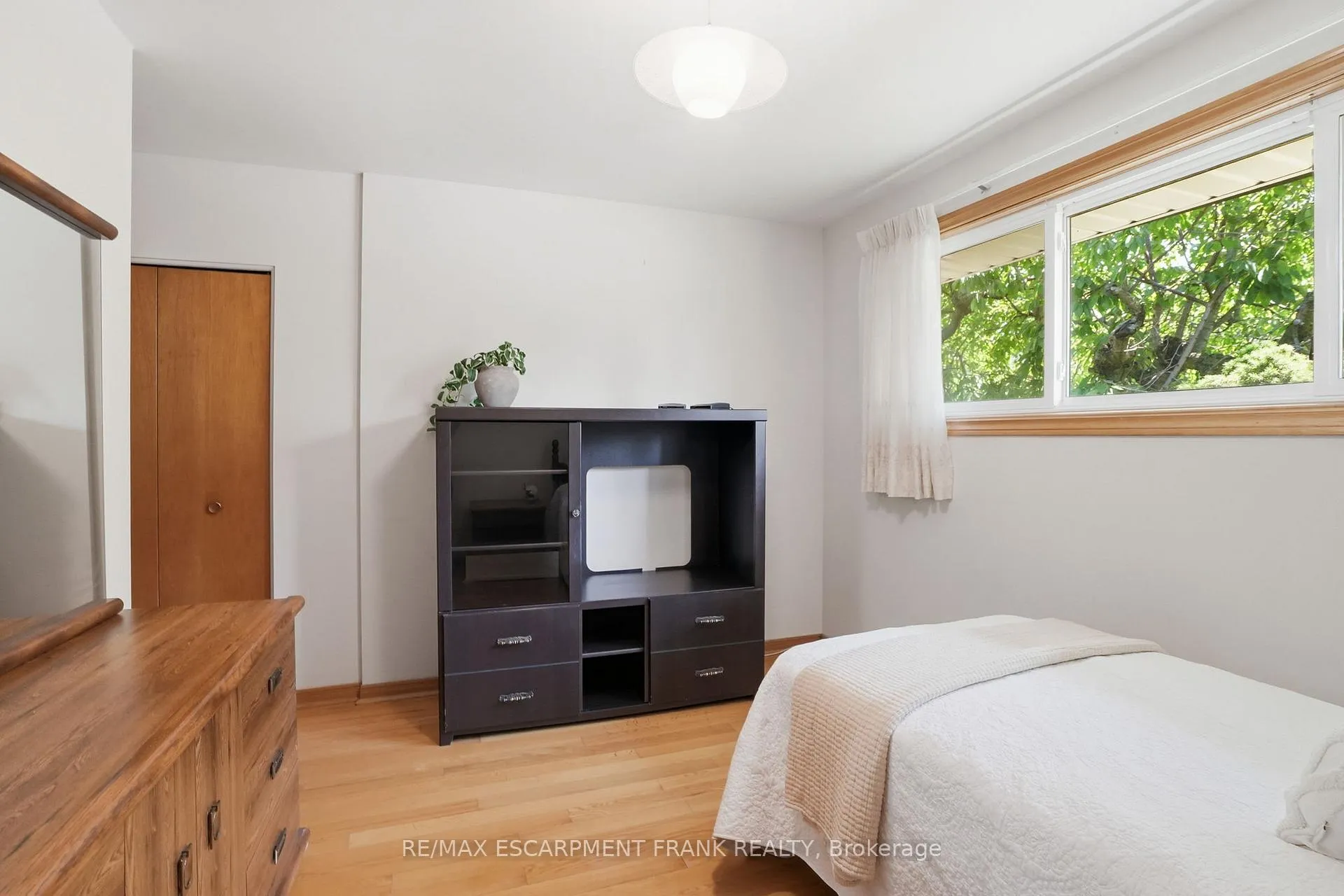 Photo 28 of 2 Deerborn Drive, Hamilton, Thorner — HOMEH