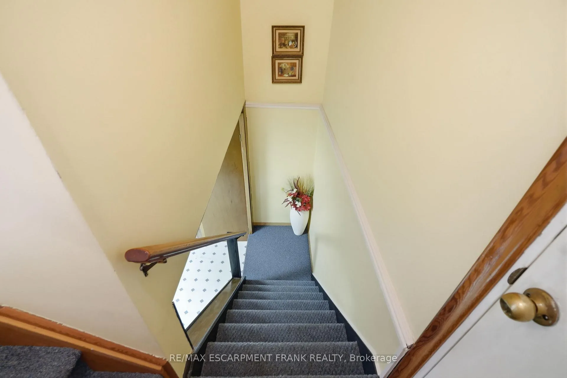 Photo 29 of 2 Deerborn Drive, Hamilton, Thorner — HOMEH