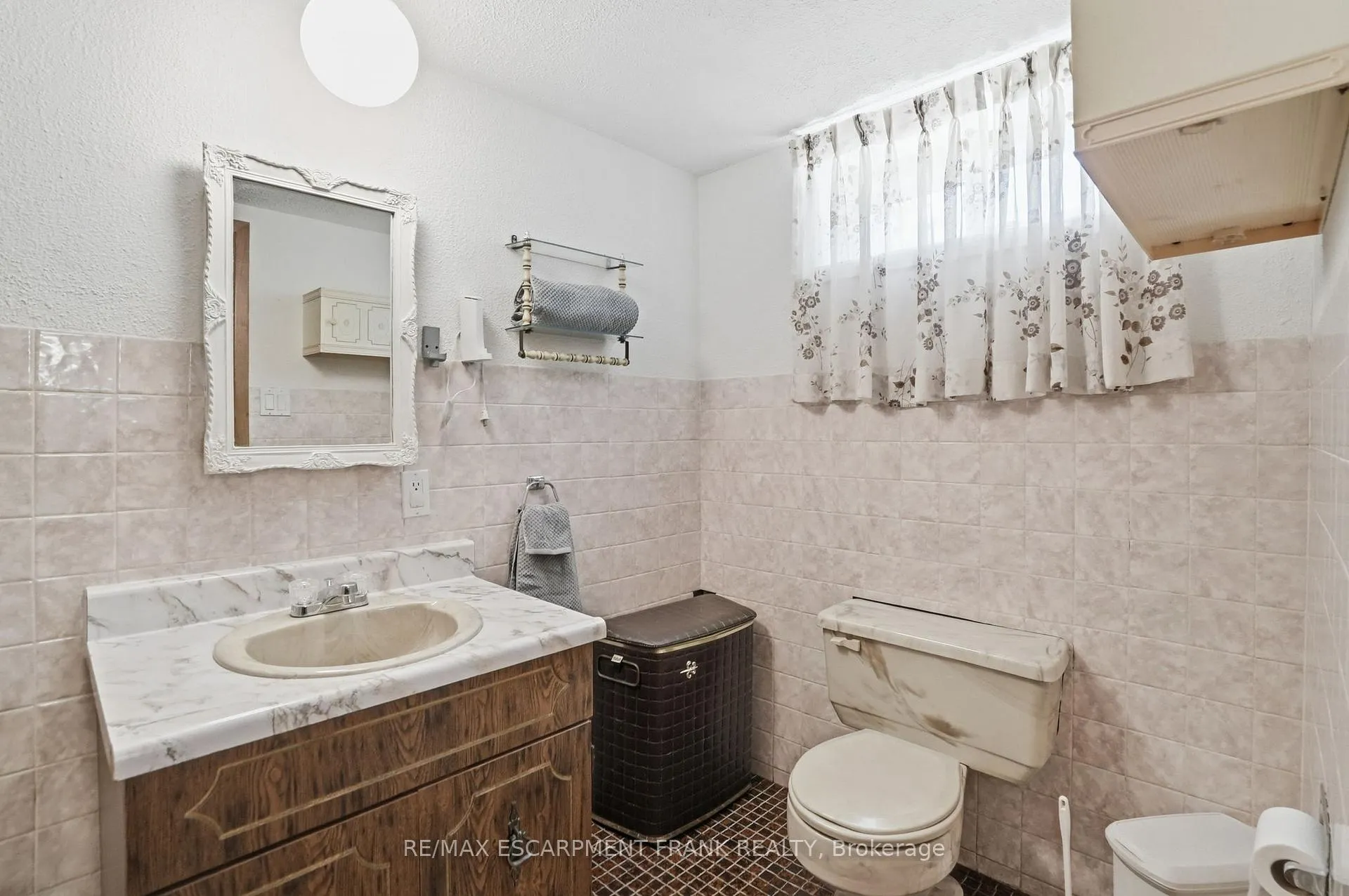 Photo 37 of 2 Deerborn Drive, Hamilton, Thorner — HOMEH