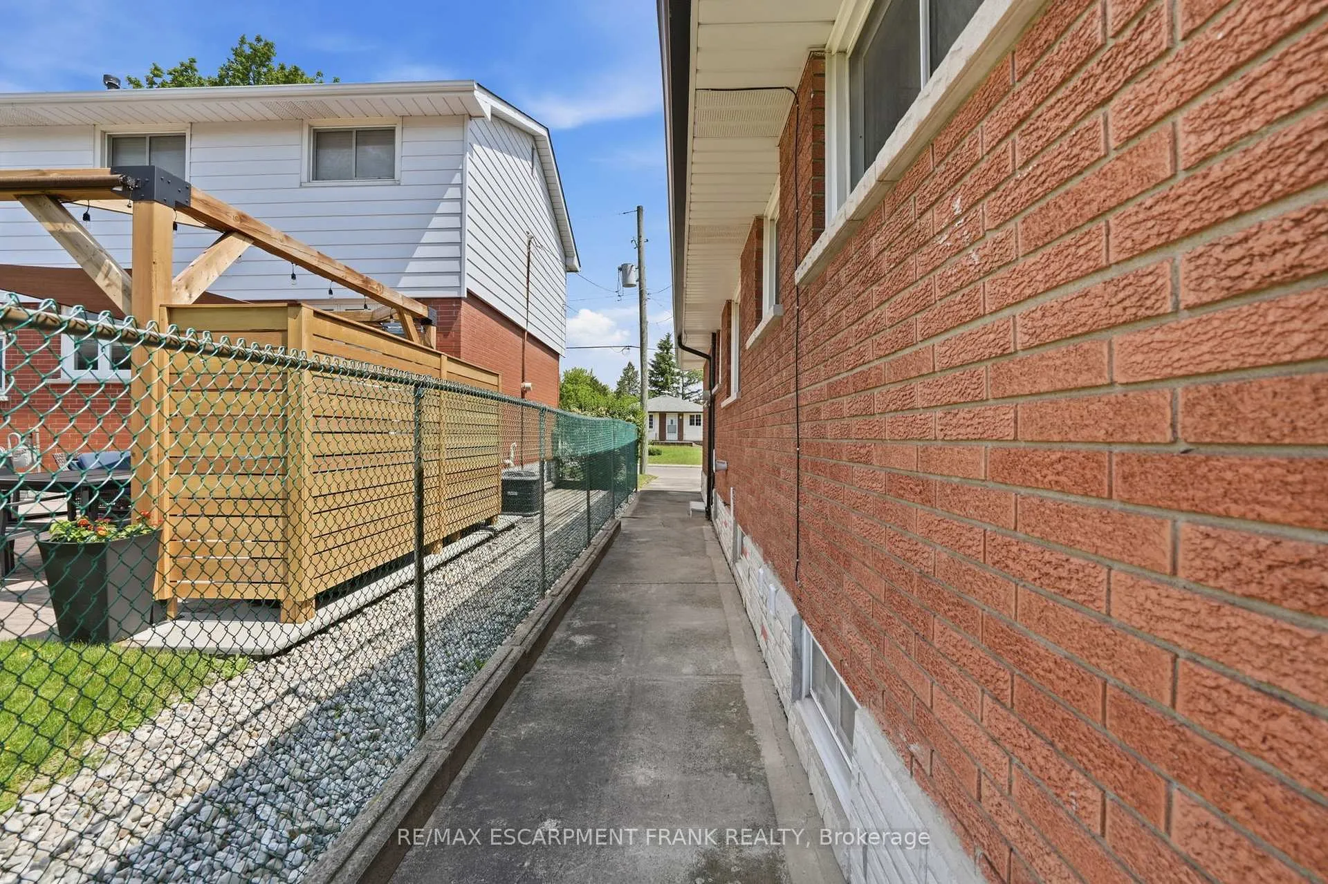 Photo 44 of 2 Deerborn Drive, Hamilton, Thorner — HOMEH
