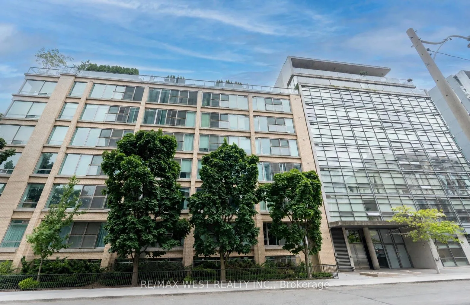 Front of Unit 303, 42 Camden Street