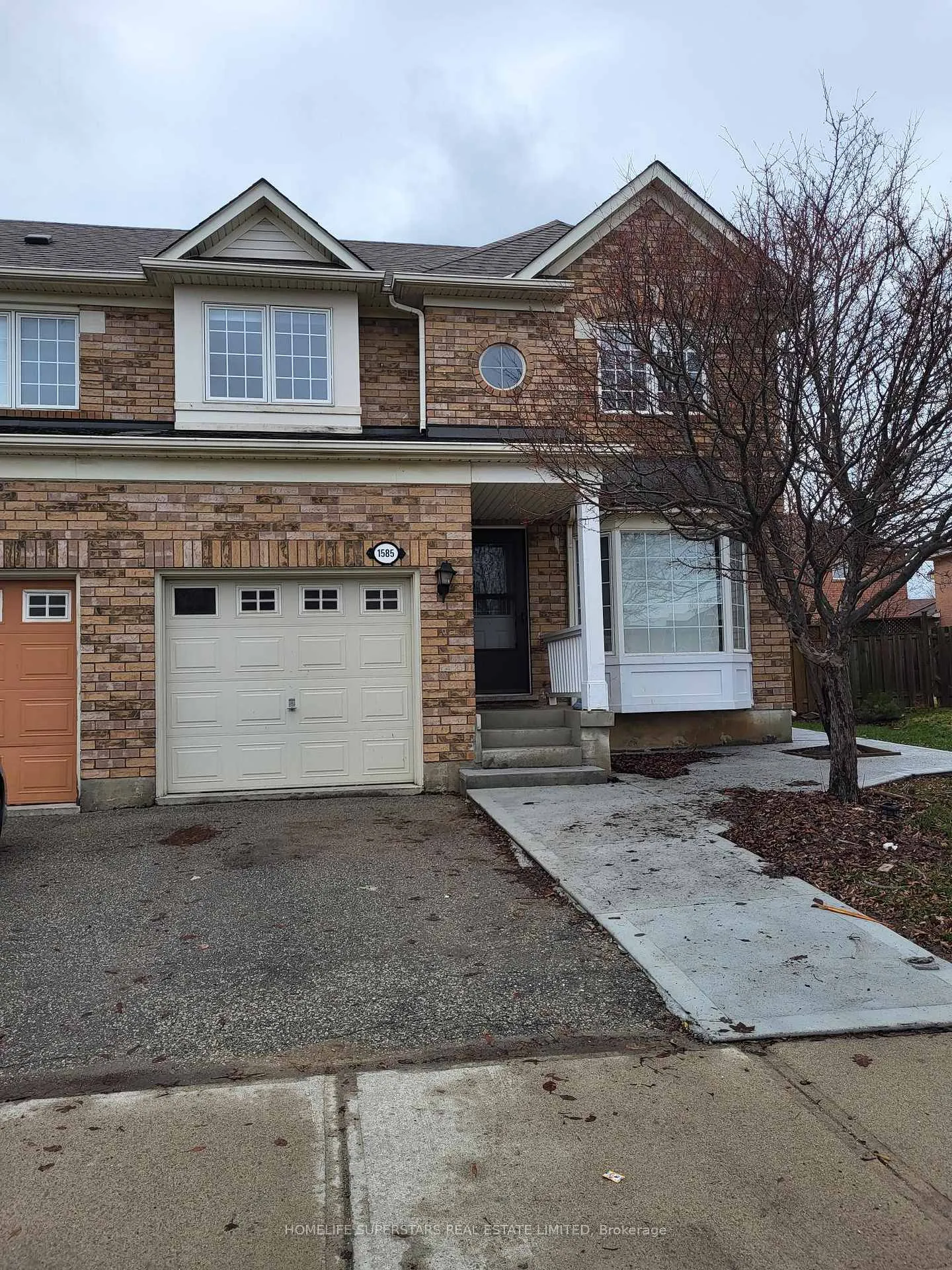 Photo 1 of 1585 Gowling Terrace, Milton, Clarke — HOMEH