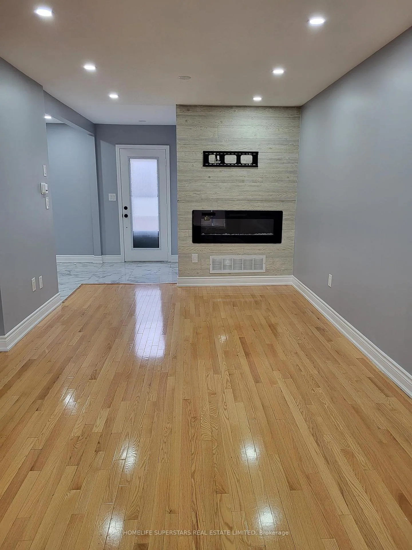 Photo 3 of 1585 Gowling Terrace, Milton, Clarke — HOMEH