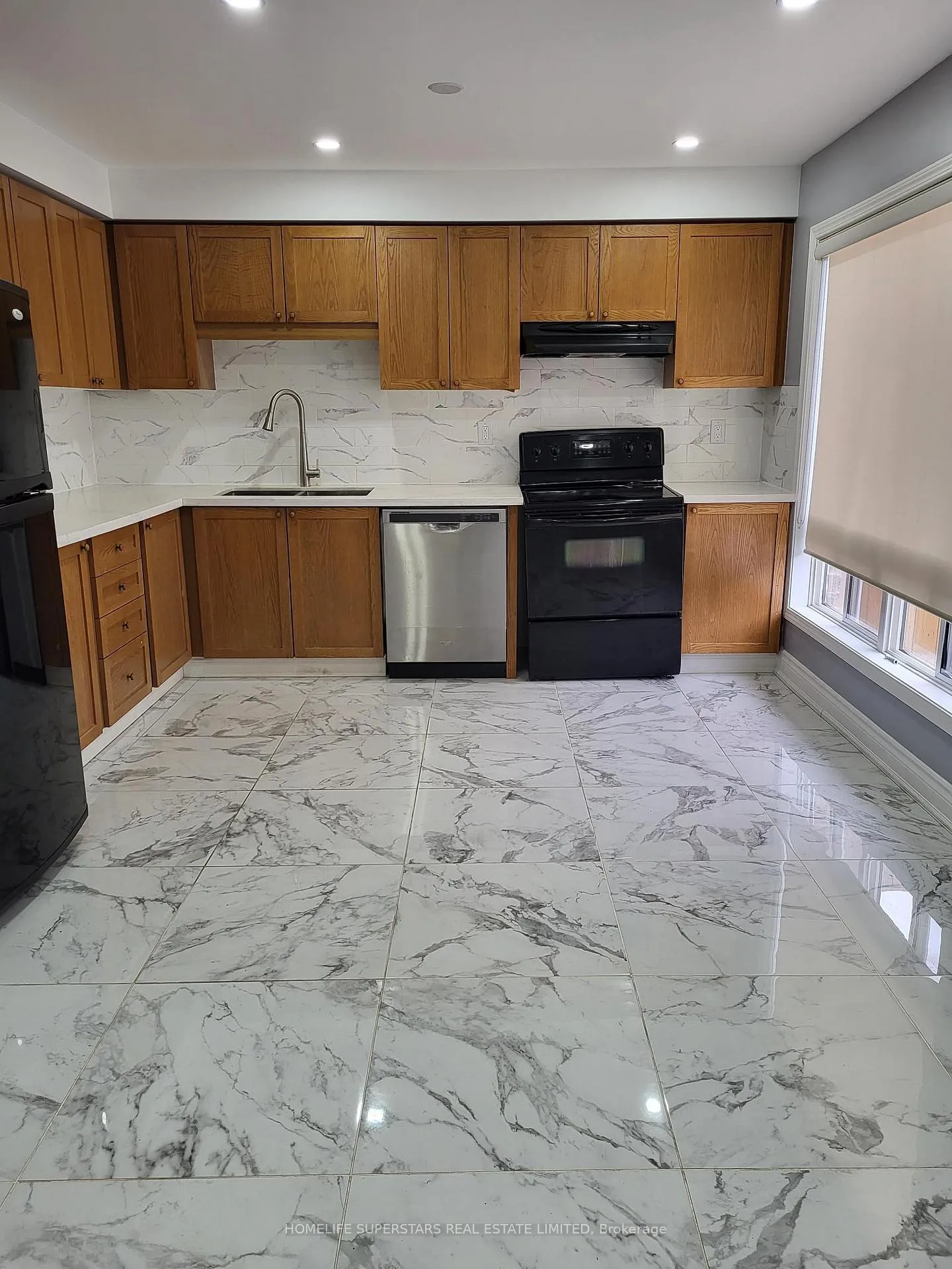 Photo 4 of 1585 Gowling Terrace, Milton, Clarke — HOMEH