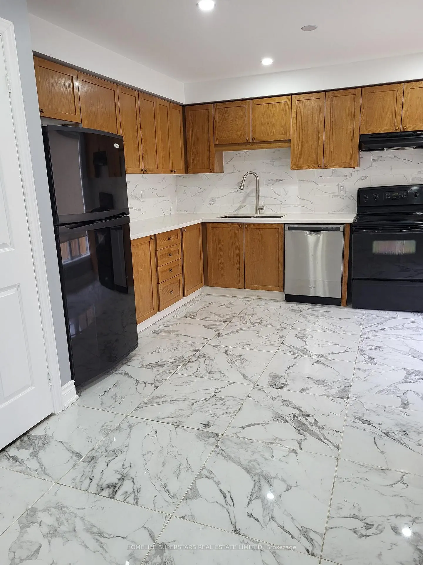 Photo 5 of 1585 Gowling Terrace, Milton, Clarke — HOMEH