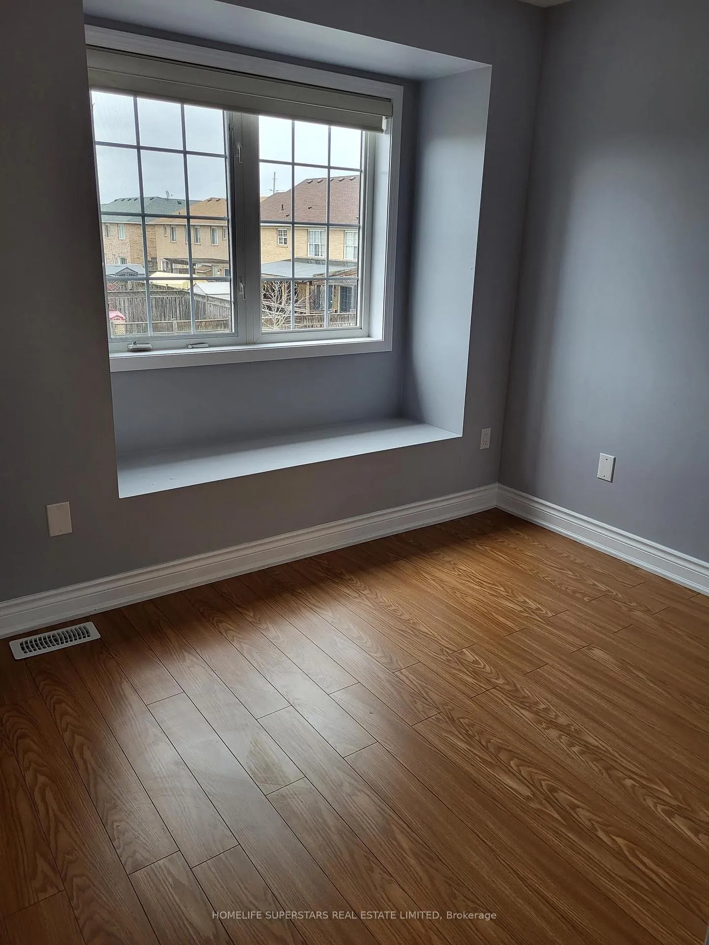 Photo 11 of 1585 Gowling Terrace, Milton, Clarke — HOMEH