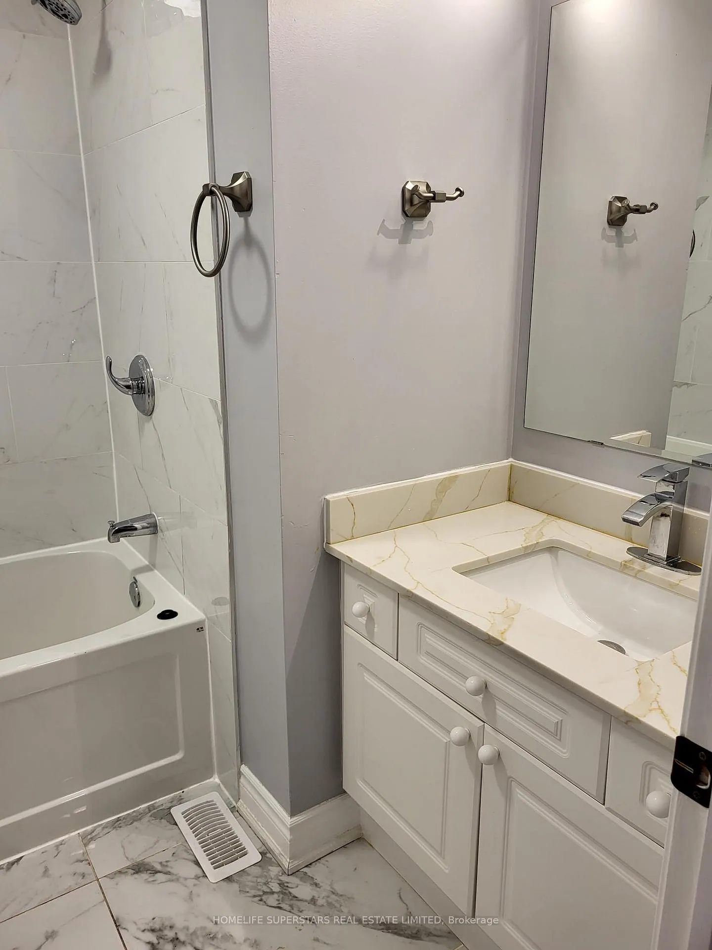 Photo 14 of 1585 Gowling Terrace, Milton, Clarke — HOMEH