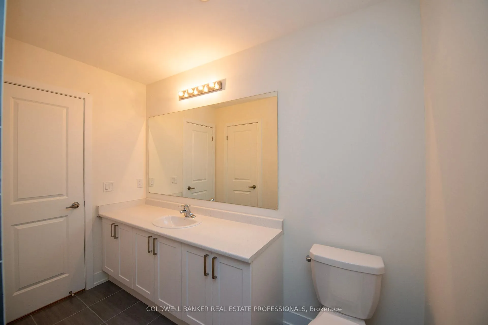 Photo 19 of 4 Hampton Lane, Springwater, Rural Springwater — HOMEH