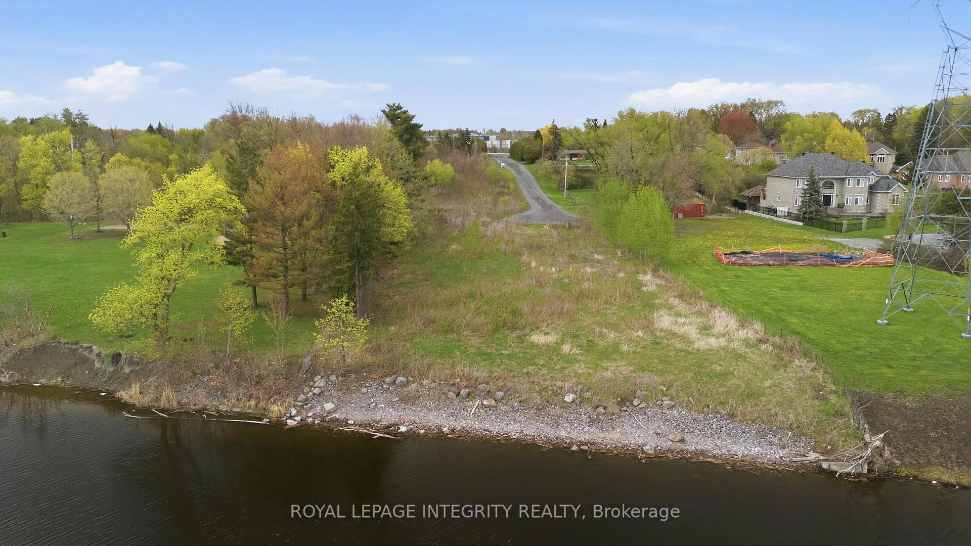 Photo 2 of 348 River Road, Ottawa, Cedardale — HOMEH