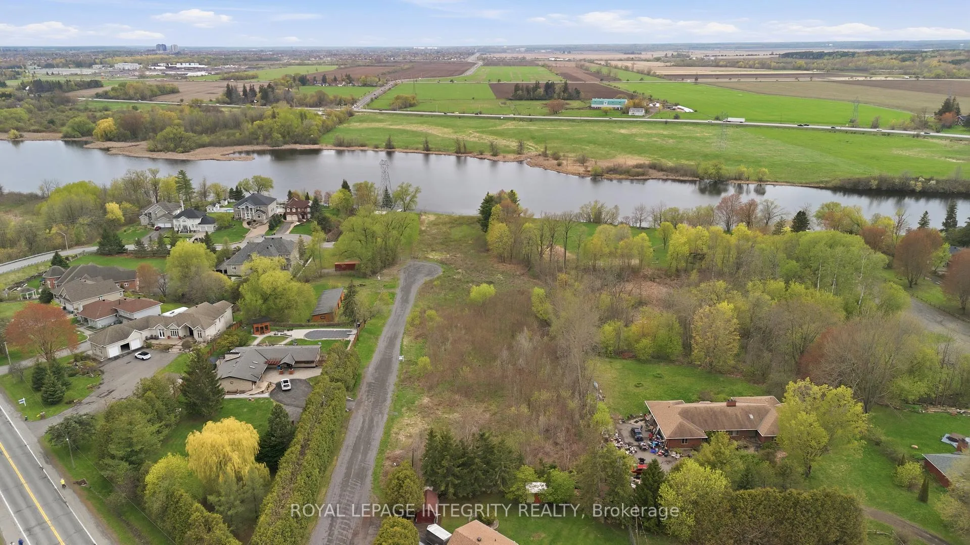 Photo 8 of 348 River Road, Ottawa, Cedardale — HOMEH
