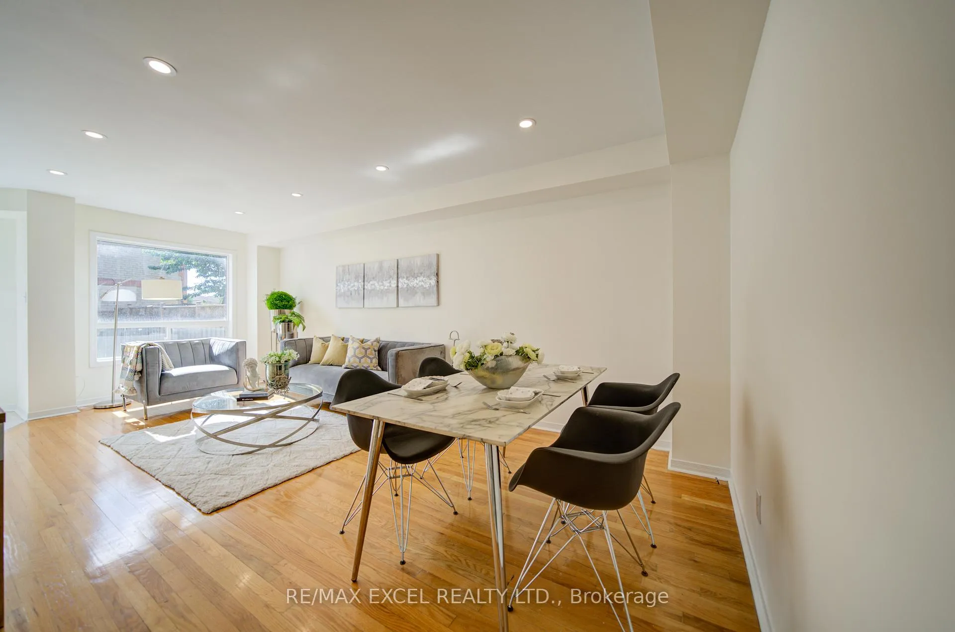 Photo 6 of 22 Horstman Street, Markham, Rouge River Estates — HOMEH