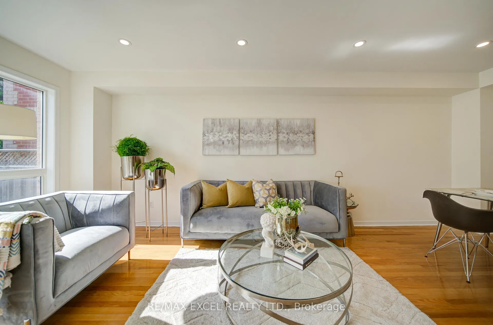 Photo 10 of 22 Horstman Street, Markham, Rouge River Estates — HOMEH