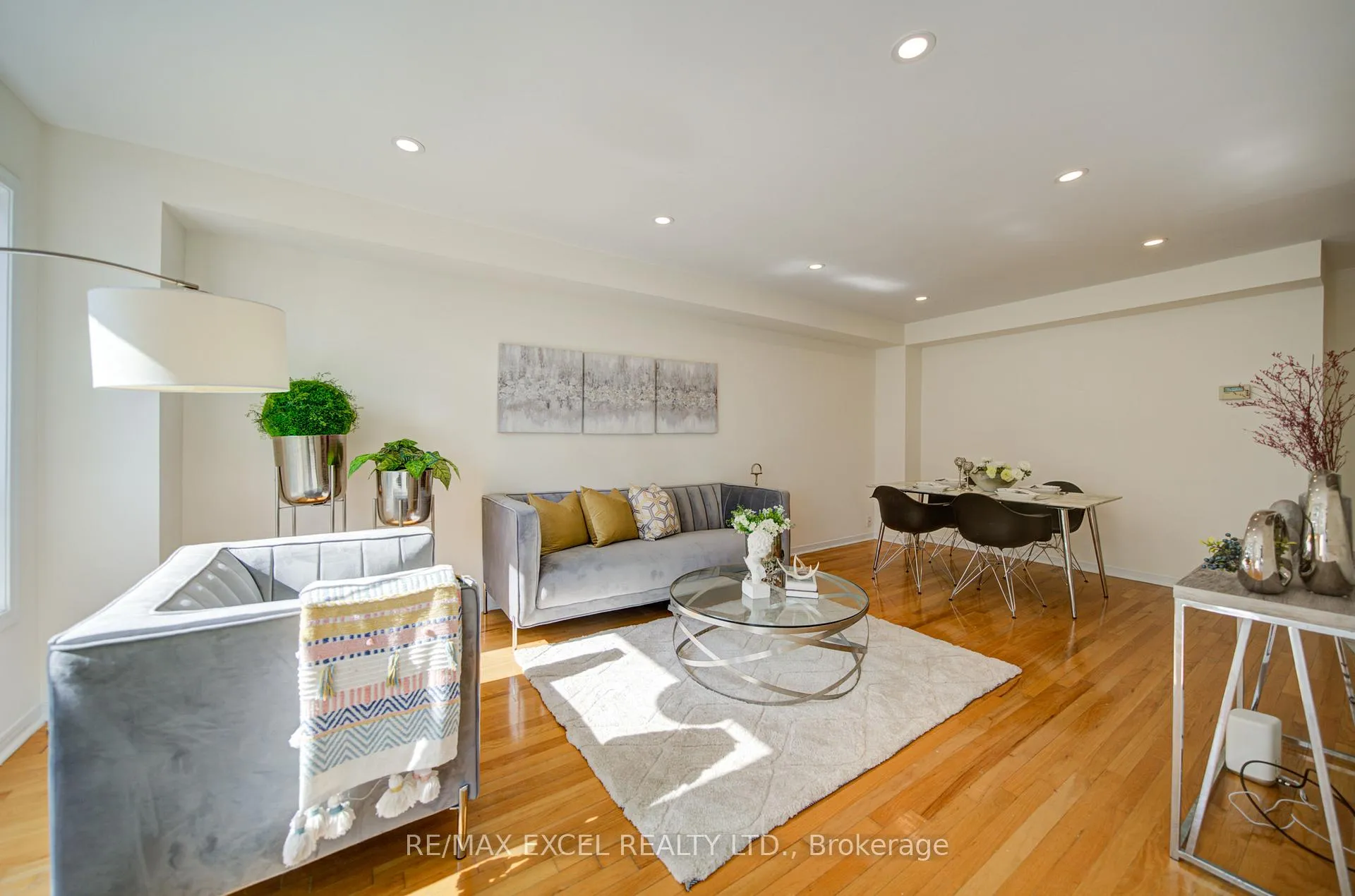 Photo 11 of 22 Horstman Street, Markham, Rouge River Estates — HOMEH