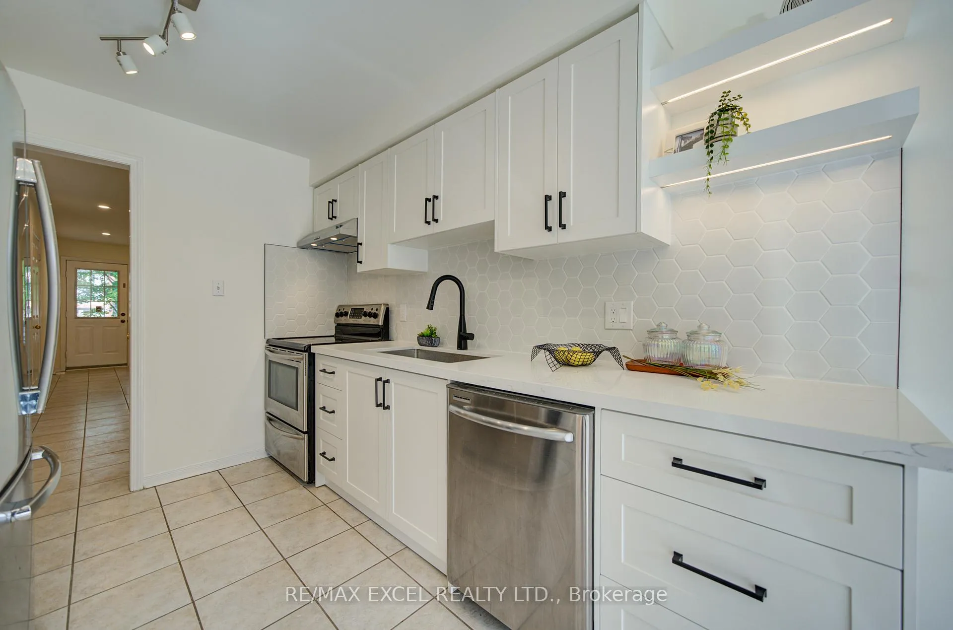 Photo 18 of 22 Horstman Street, Markham, Rouge River Estates — HOMEH