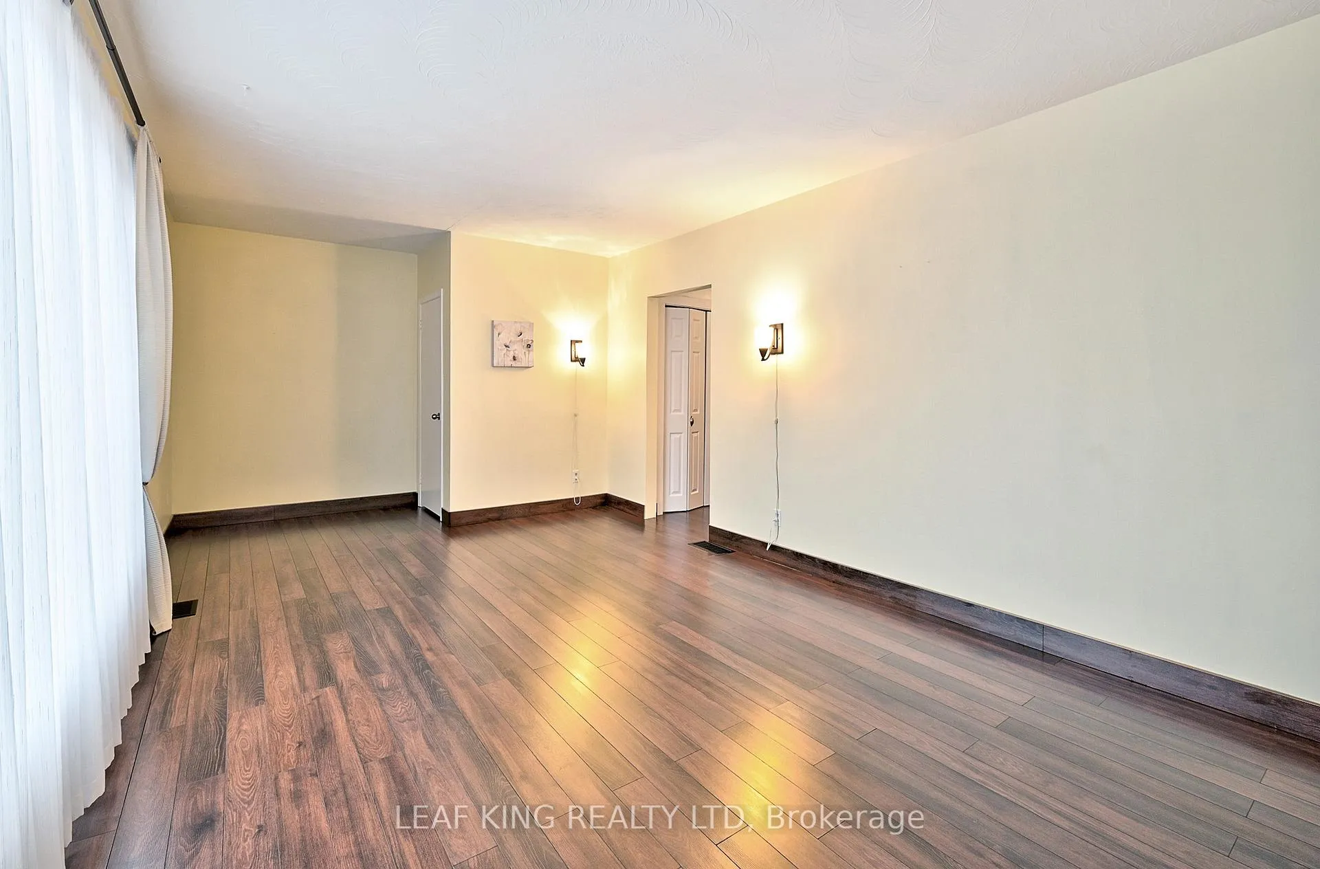Photo 4 of Unit 2, 1476 Barton Street E, Hamilton, Homeside — HOMEH