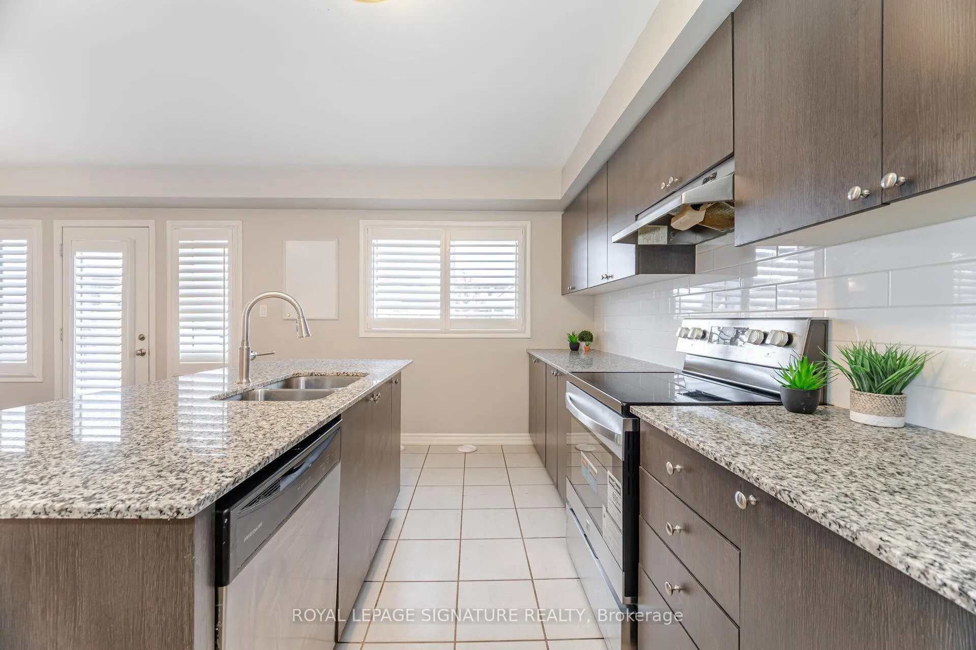 Photo 17 of 514 Goldenrod Lane, Kitchener, Rosenburg — HOMEH