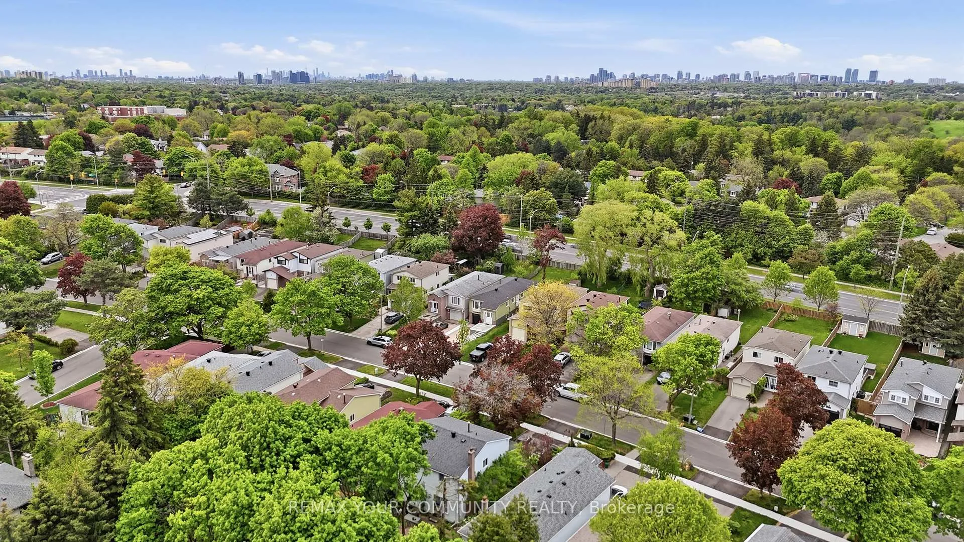Photo 3 of 28 Snowshoe Crescent, Markham, German Mills — HOMEH