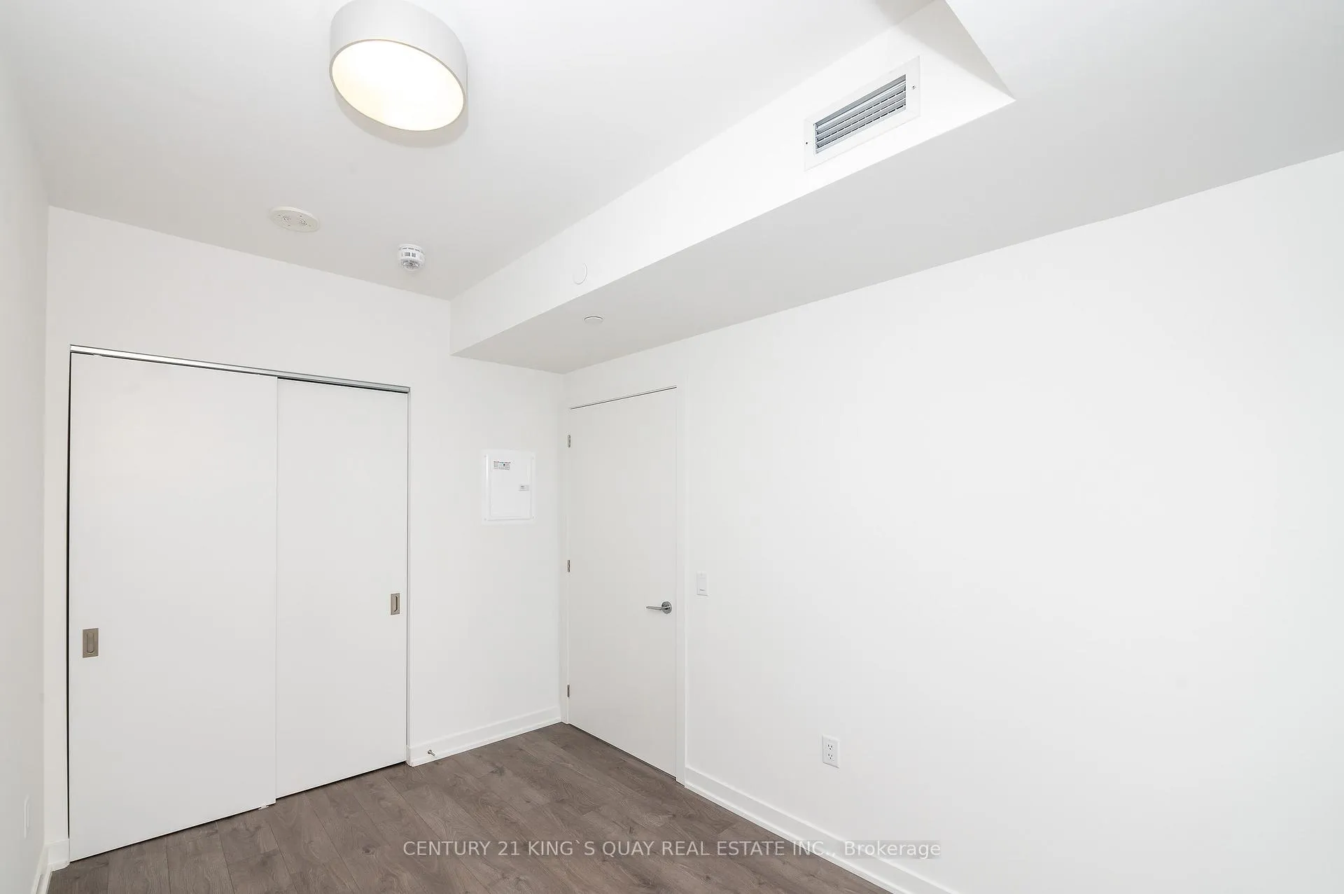 Photo 4 of Unit 2702, 357 King Street W, Toronto, Waterfront Communities — HOMEH
