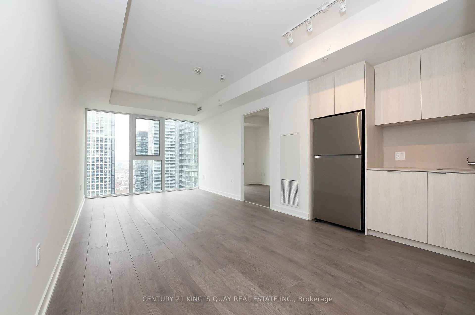 Photo 6 of Unit 2702, 357 King Street W, Toronto, Waterfront Communities — HOMEH