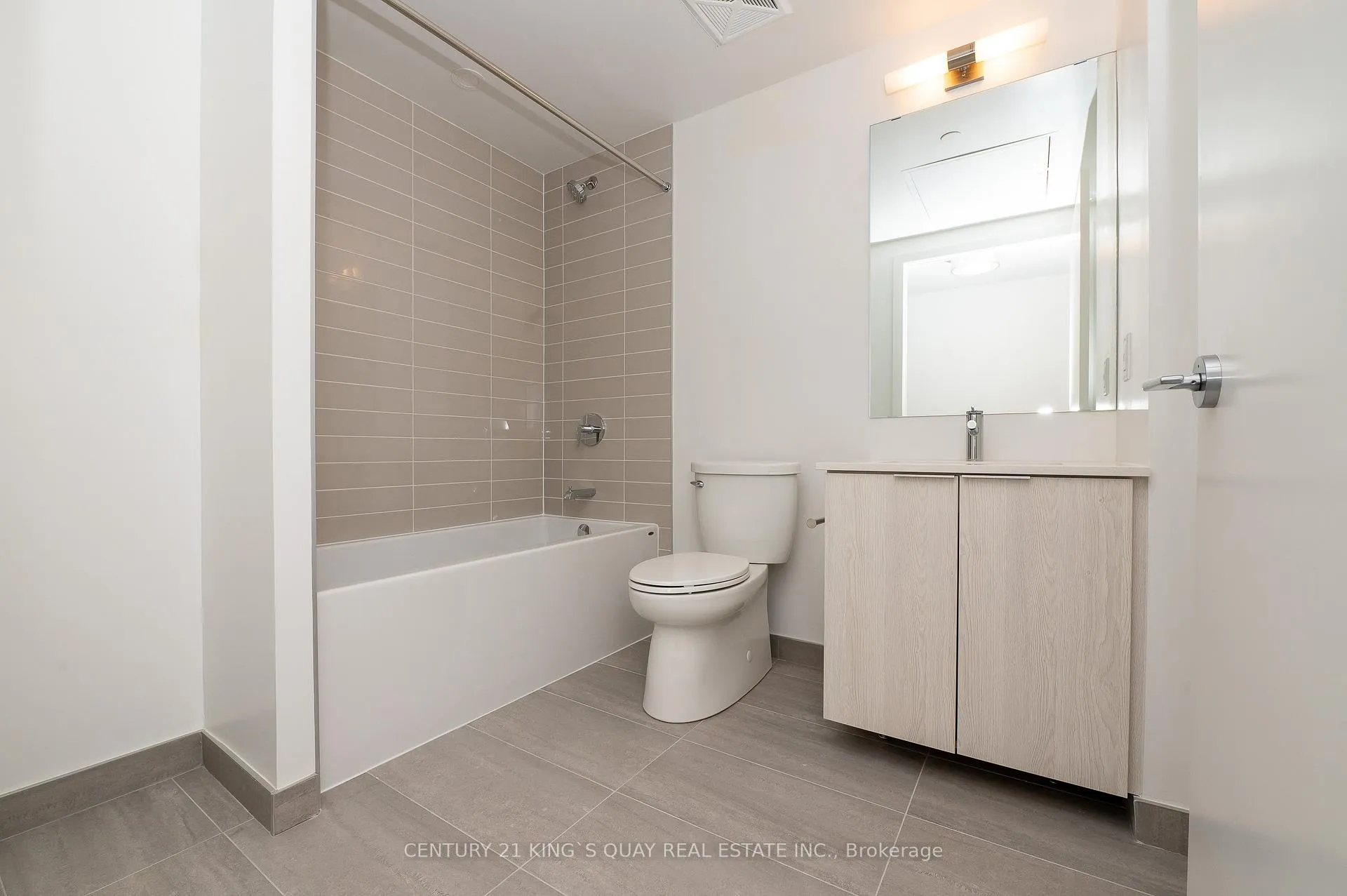 Photo 13 of Unit 2702, 357 King Street W, Toronto, Waterfront Communities — HOMEH