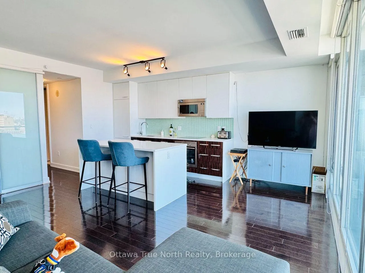Photo 5 of Unit 908, 111 Champagne Avenue S, Ottawa, West Centre Town — HOMEH