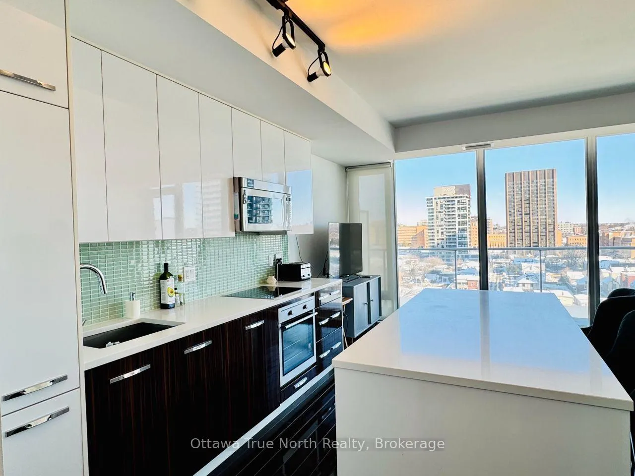 Photo 6 of Unit 908, 111 Champagne Avenue S, Ottawa, West Centre Town — HOMEH