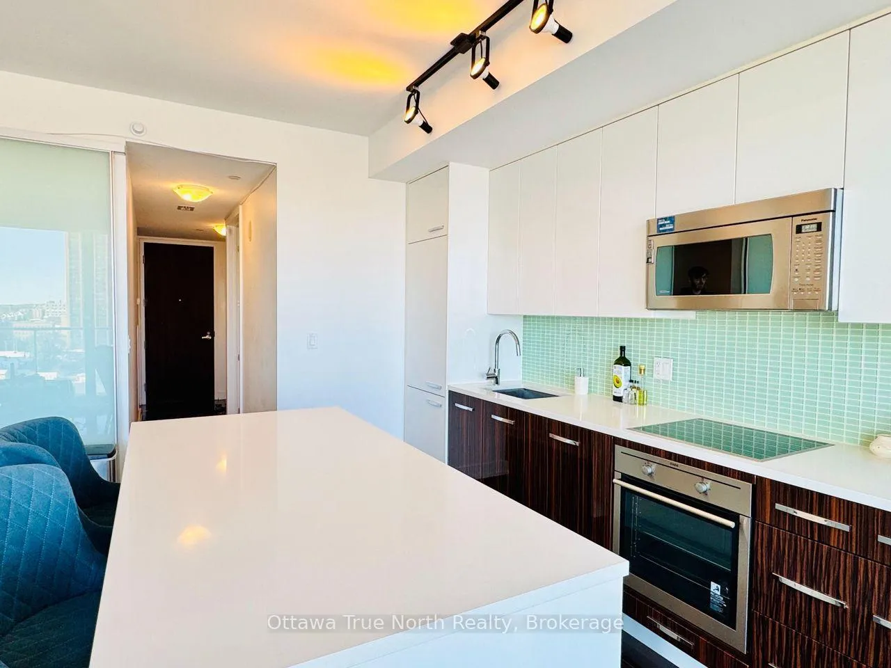 Photo 8 of Unit 908, 111 Champagne Avenue S, Ottawa, West Centre Town — HOMEH