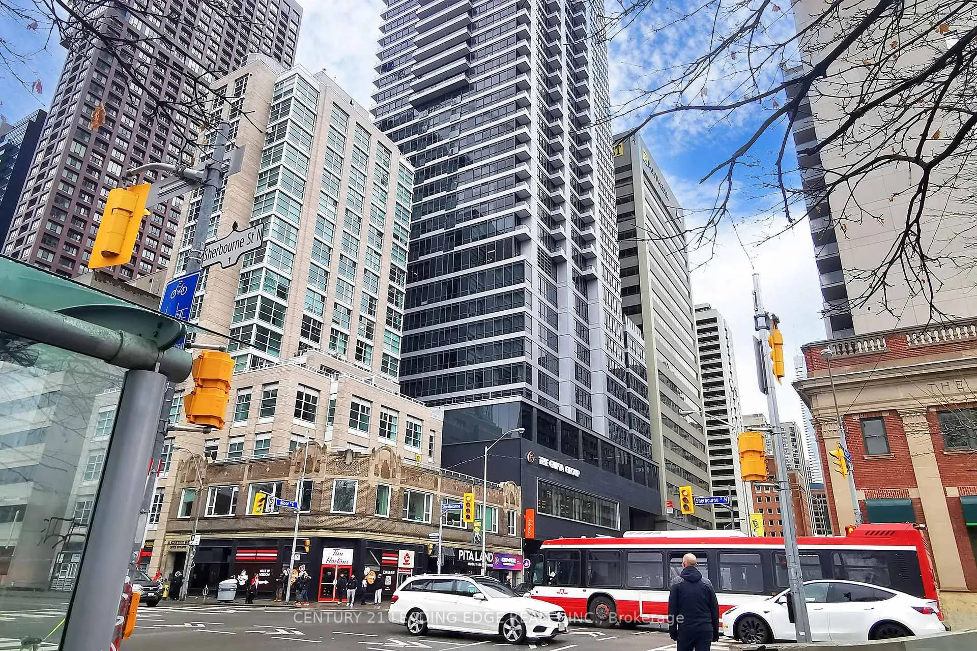 Front of Unit 2109, 395 Bloor Street