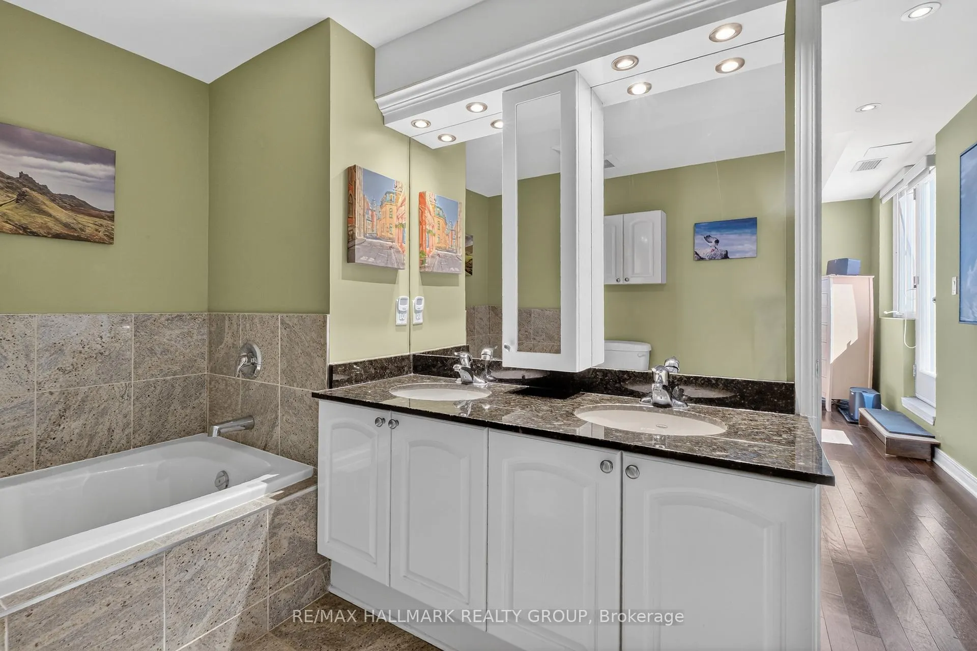 Photo 25 of Unit PH01, 134 York Street, Ottawa, Lower Town/Byward Market — HOMEH