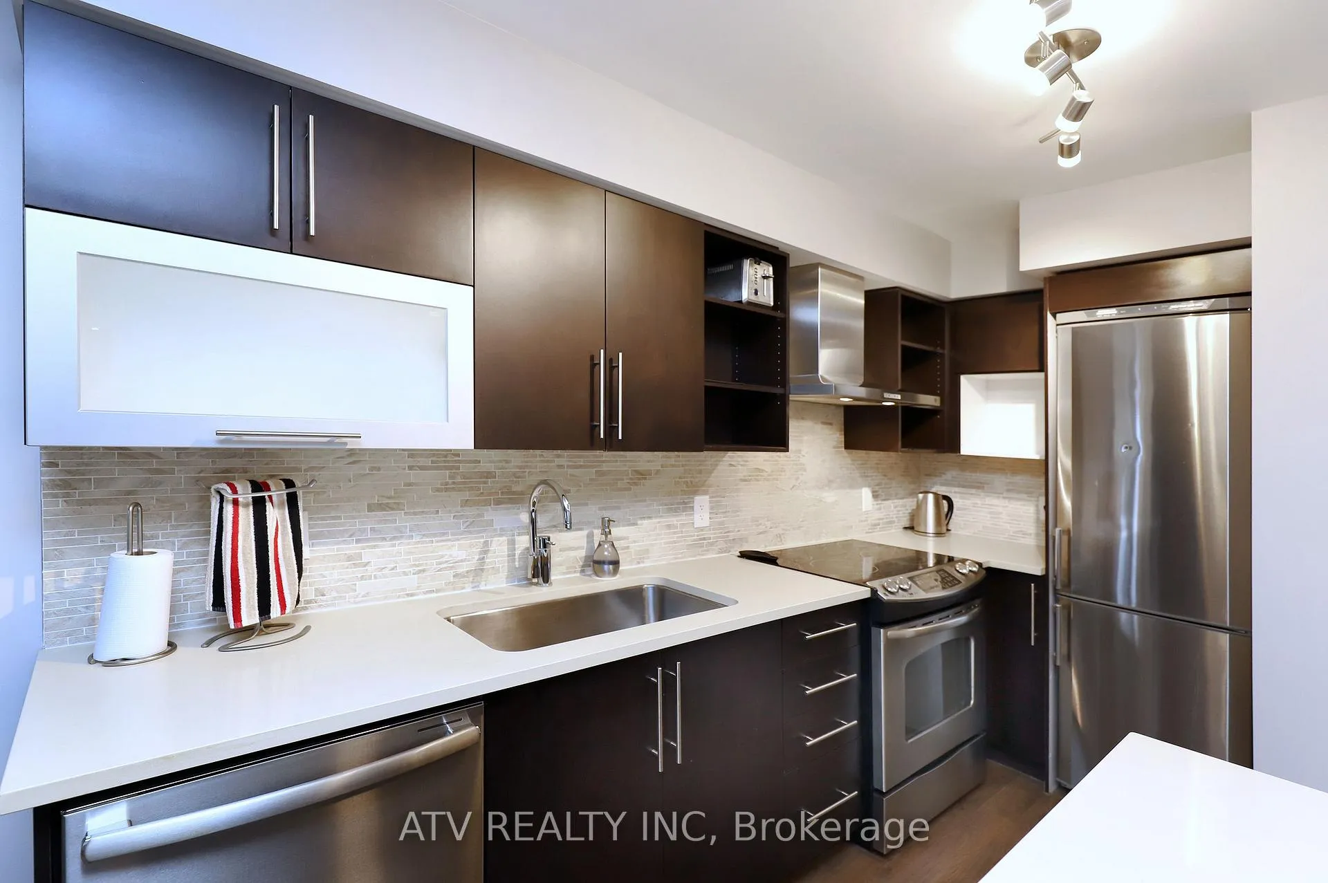 Photo 5 of Unit 1213, 1 Michael Power Place, Etobicoke, Islington-City Centre West — HOMEH