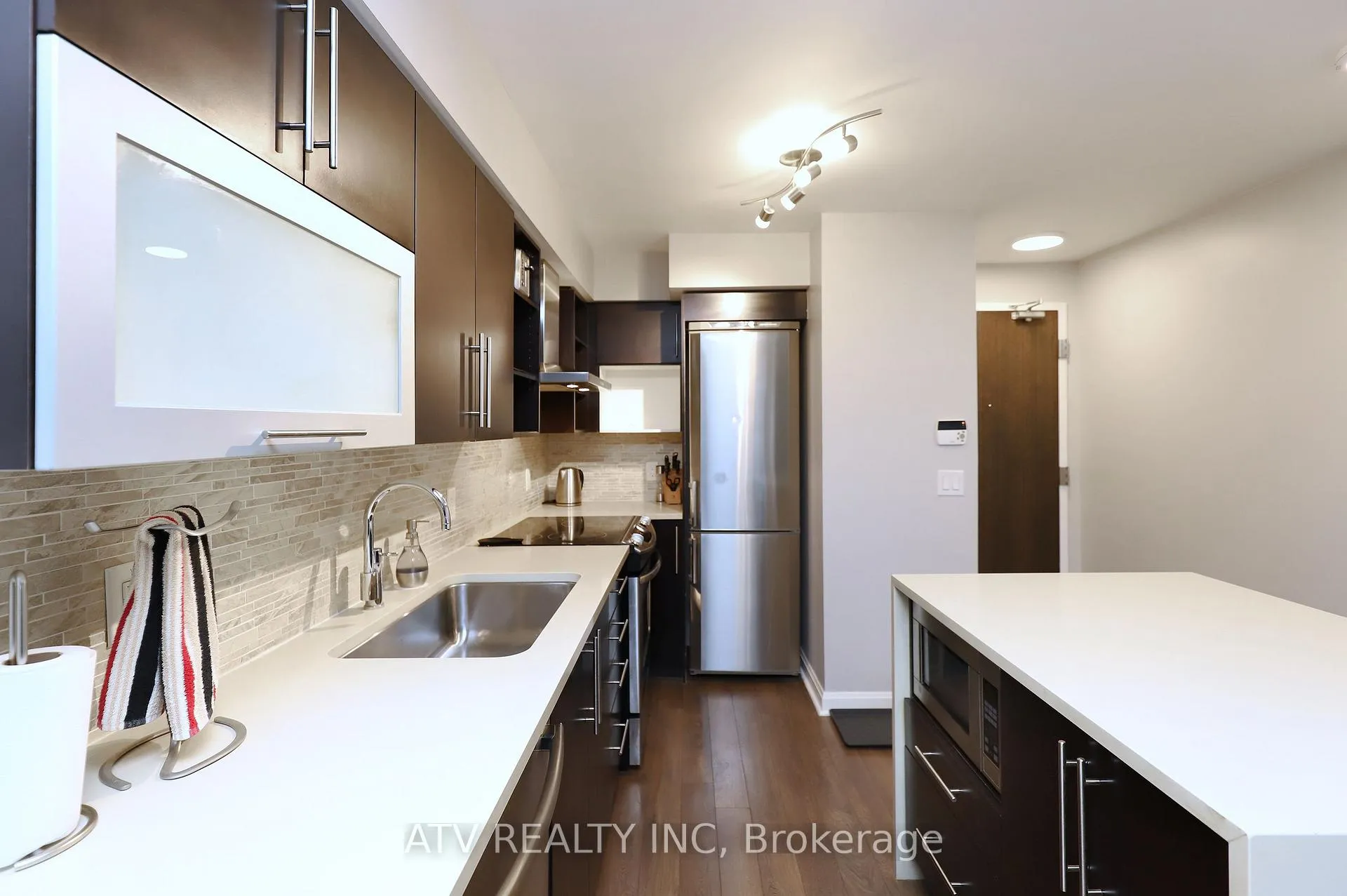 Photo 6 of Unit 1213, 1 Michael Power Place, Etobicoke, Islington-City Centre West — HOMEH